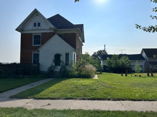 326 N Main St, Mabel, MN 55954