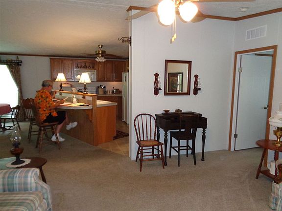 4th image of 2487 Castain Dr