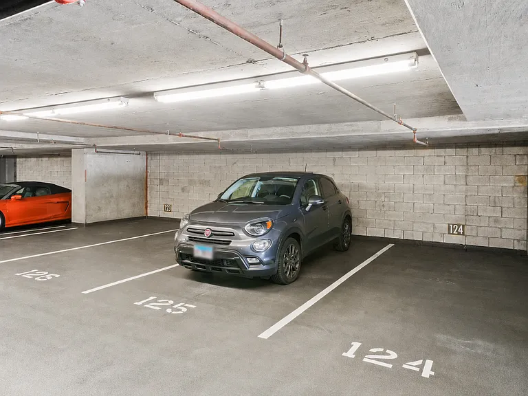 653 N Kingsbury St #1207 — Photo 32