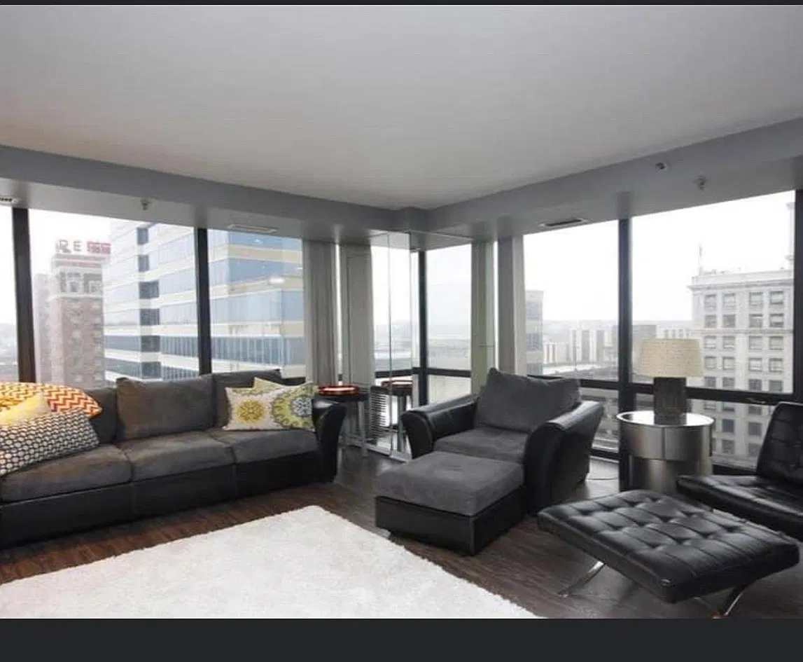 123 SW Jefferson Ave — Photo 1