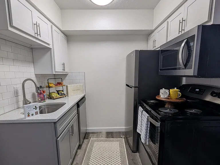 The Landing On 9 — Photo 6
