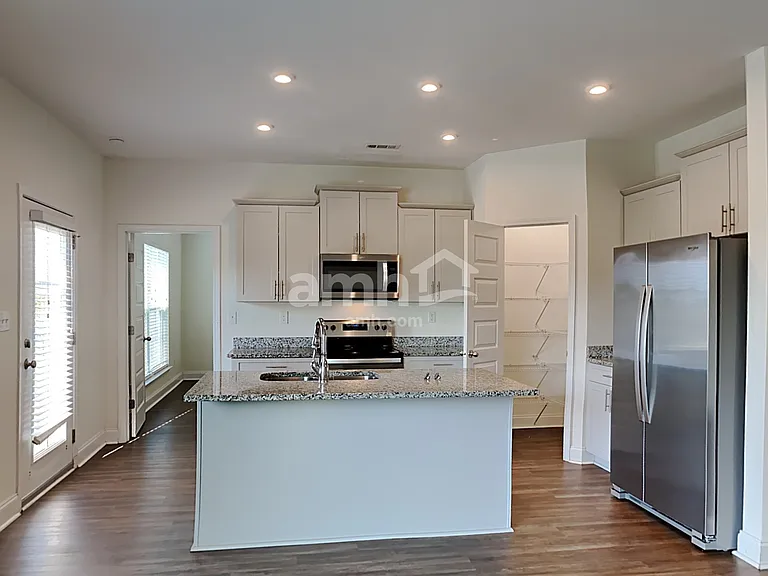 5061 Mountain Springs Rd — Photo 3
