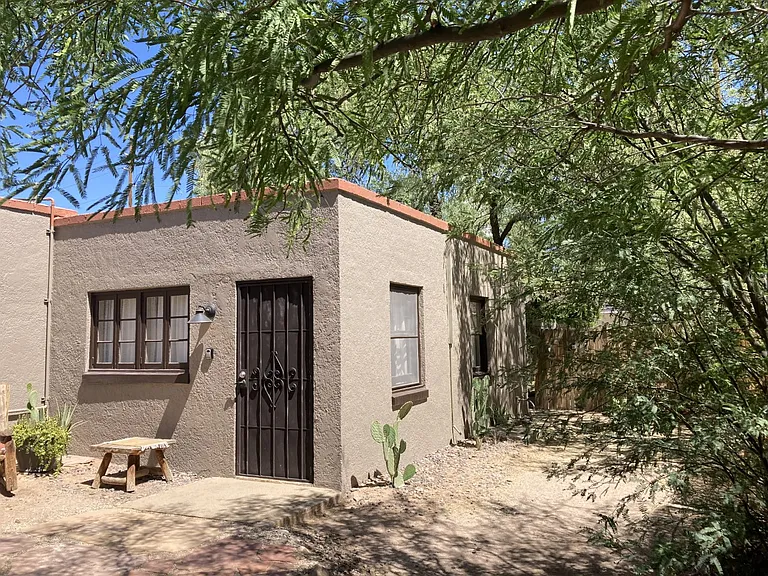 1539 E Lester St — Photo 3