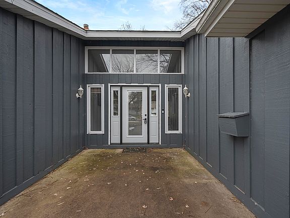 2nd image of 313 Sunset Rd