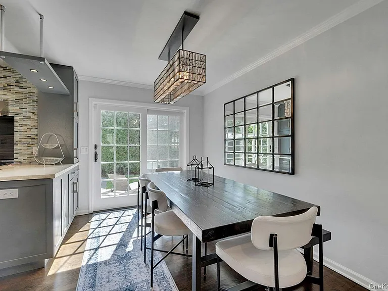 4 Lorraine Dr — Photo 14