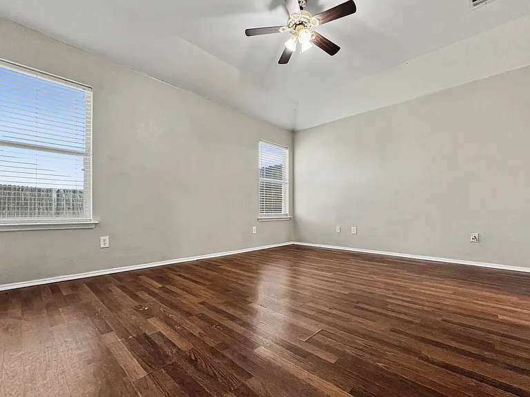 1612 Audrey Dr — Photo 4