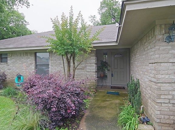 2nd image of 4052 Glenbrook Dr