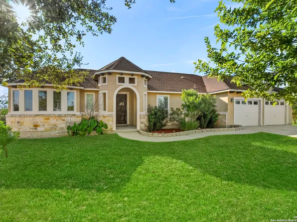 16030 Lake Shore Dr, Lytle, TX 78052