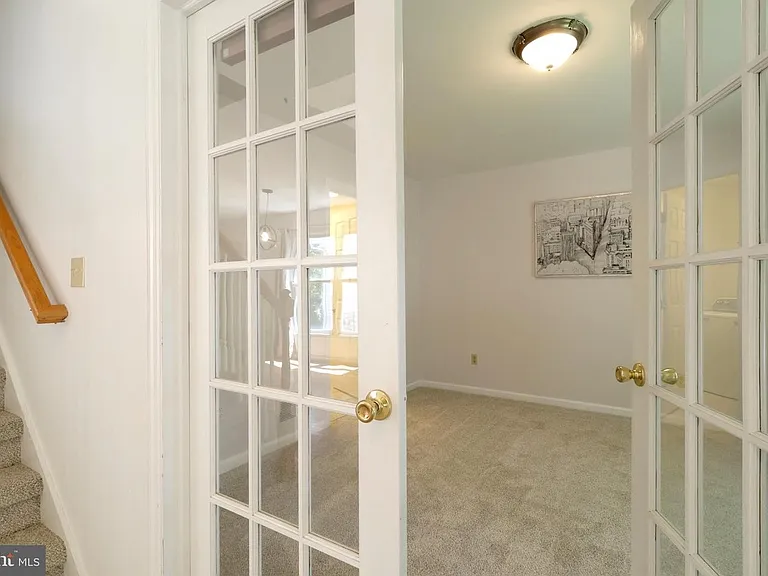 122 Washington Pl — Photo 10