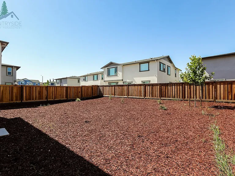 2824 Wrangell St — Photo 19