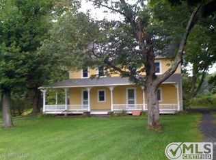 109 Family Farm Ln, Henryville, PA 18332