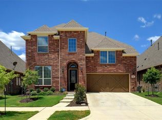 909 Gray Hawk Ln, Euless, TX 76039