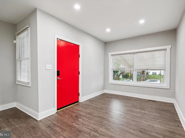 3304 W Allegheny Ave — Photo 12