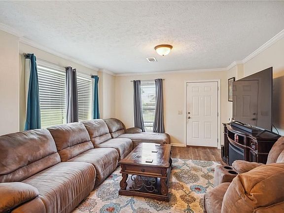 2nd image of 117 Planters Canal Rd