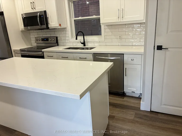 748 Barton St E #1 — Photo 10