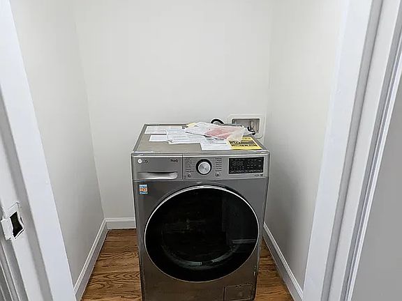 5th image of 220 E 49th St APT 4B