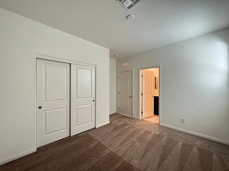 7569 W Mistral Ave — Photo 17