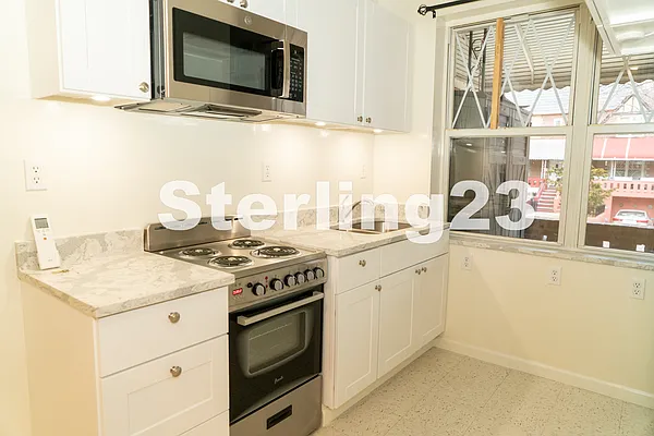 Rented by Sterling Realty Solution Inc | media 9