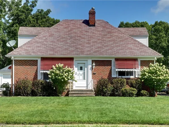 21870 Seabury Ave, Fairview Park, OH 44126