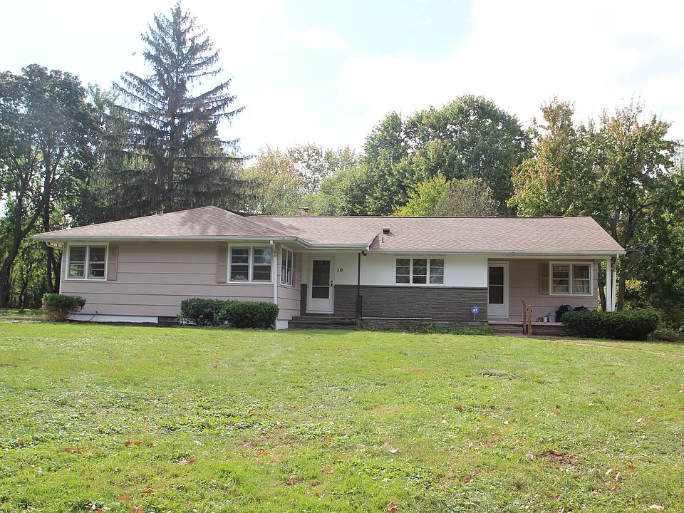 1st image of 10 Lynnwood Dr