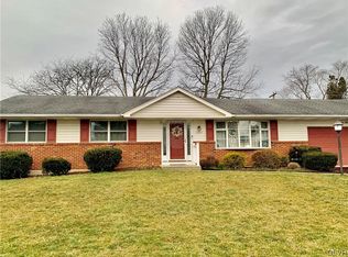 1398 Walnut Ln, Macungie, PA 18062