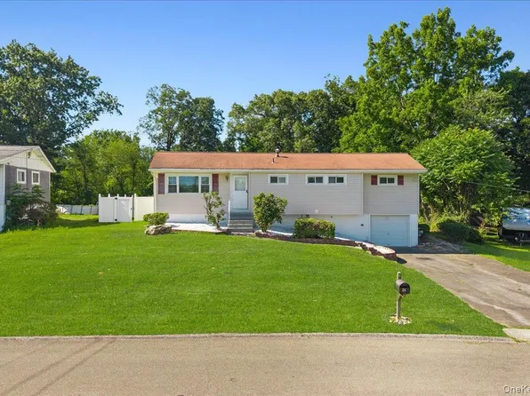 24 Stony Run Road, Newburgh, NY 12550