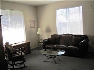 5th image of 1601 S Park Dr