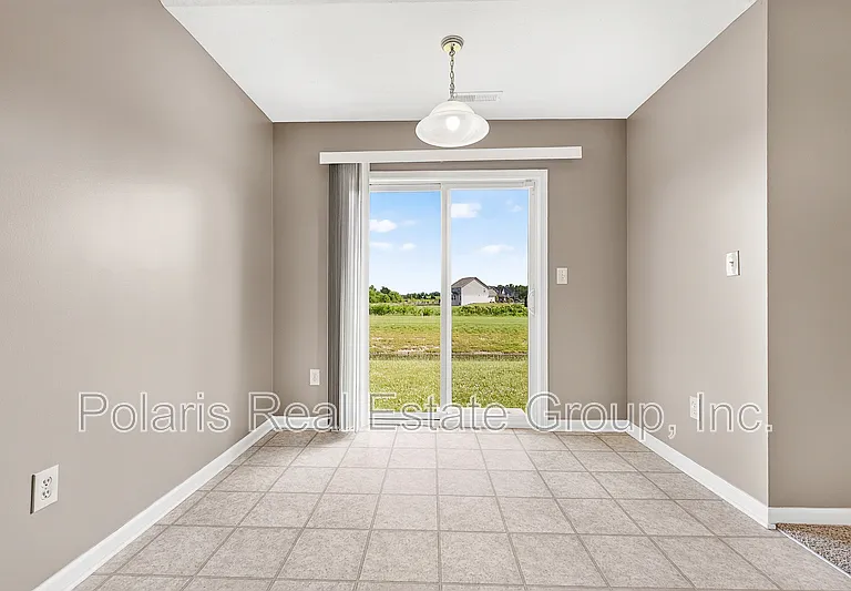 872 Cherry Tree Ln — Photo 7