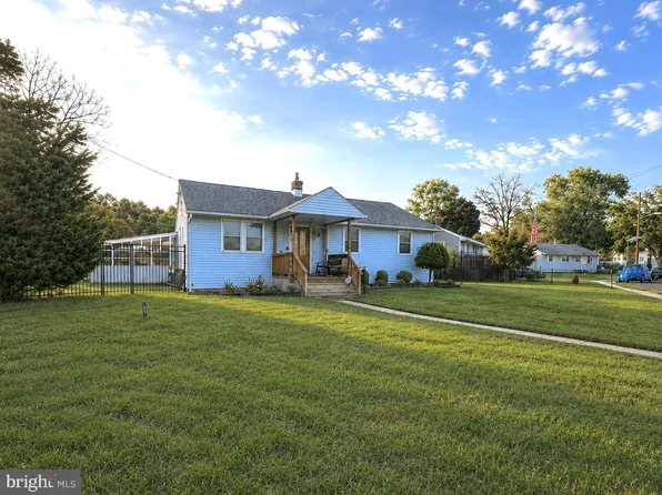 429 Hubbs Dr, Palmyra, NJ 08065