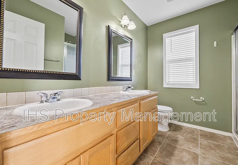 1701 W 30th Ave — Photo 9