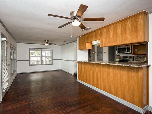 3rd image of 9412 Heron Dr