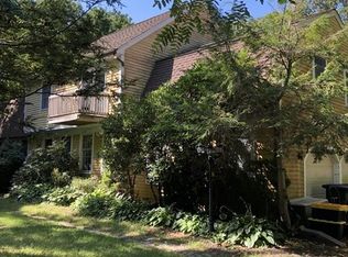 4 Widows Cove Ln, Wareham, MA 02571