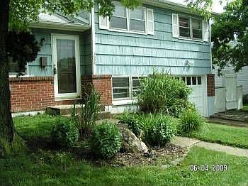 2nd image of 2005 Butztown Rd