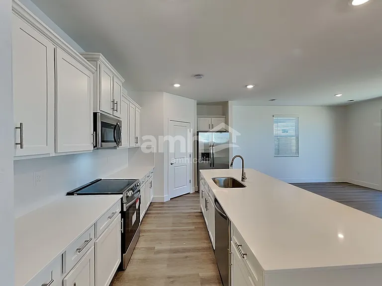 7426 S Keller Ln — Photo 4
