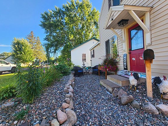 2nd image of 635 4th St SE