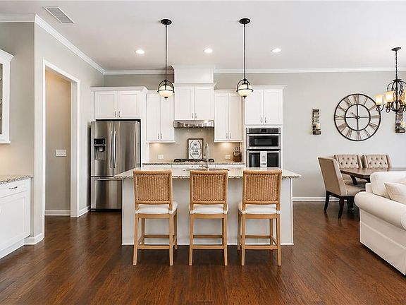 5th image of 1011 Milhaven Dr