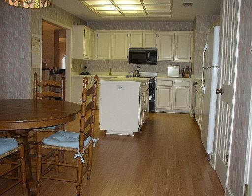 2nd image of 13707 FOREST POINT