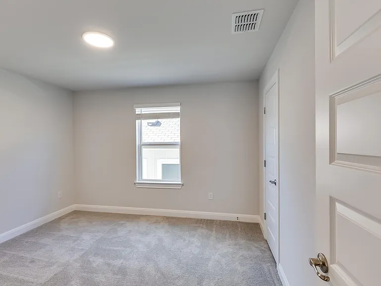 1005 Legend Milton Ln — Photo 21