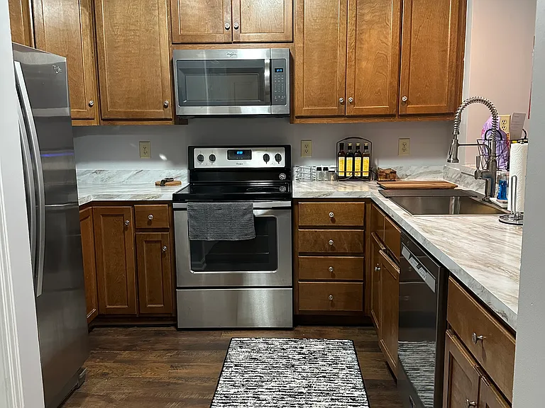 800 Meadowview Dr #18 — Photo 6