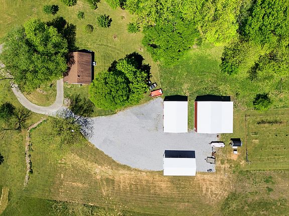 3rd image of 1550 Little Bartons Creek Rd