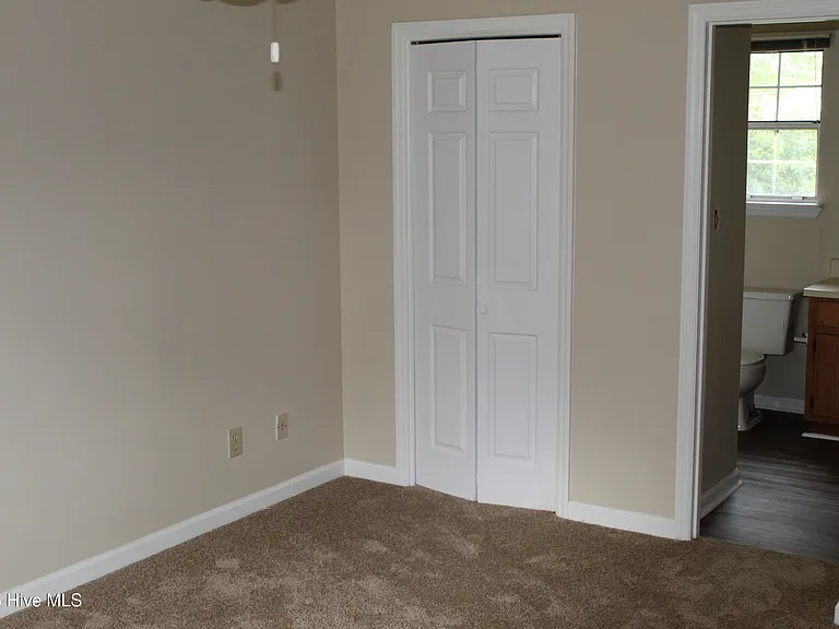 566 Fairfield Way — Photo 7