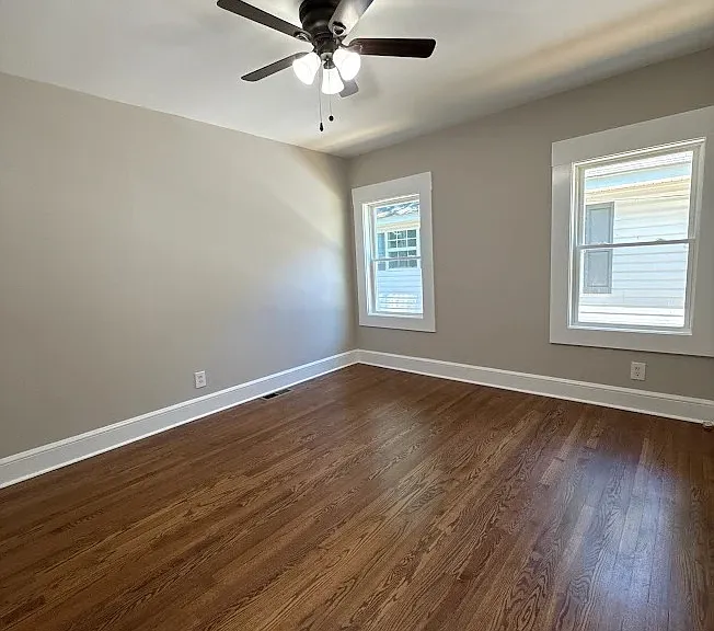 528 Barrington Dr — Photo 9