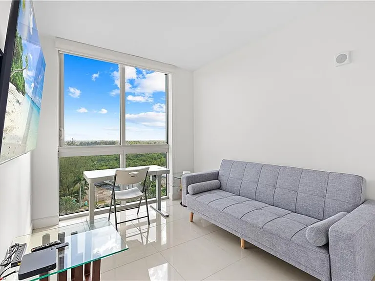 3000 Oasis Grand Blvd #1101 — Photo 5