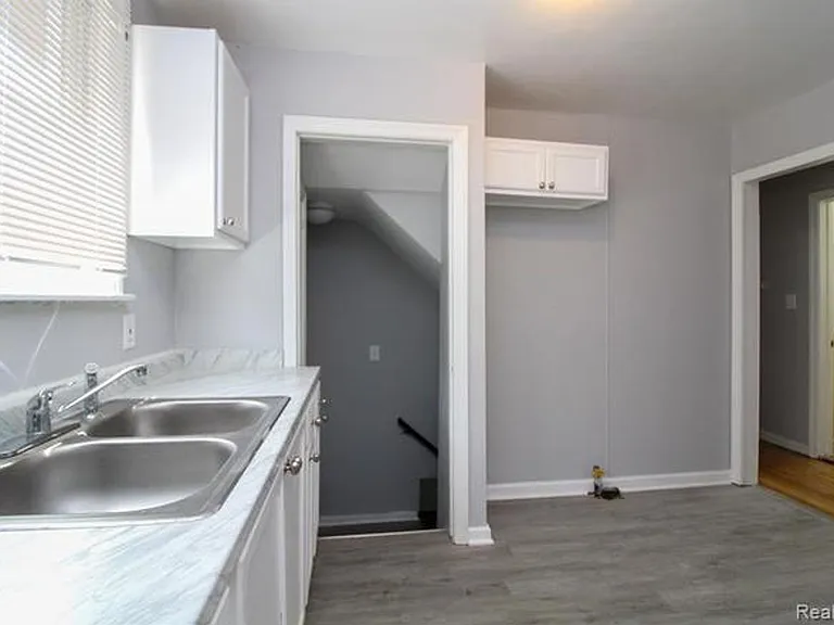 11689 Wayburn St — Photo 6