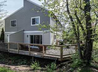 571 Glendale Cir, Ann Arbor, MI 48103