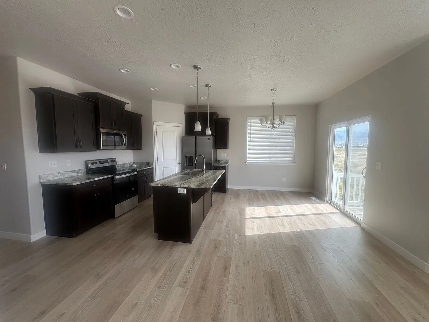 Beautiful Lehi Townhome for rent! — Photo 2