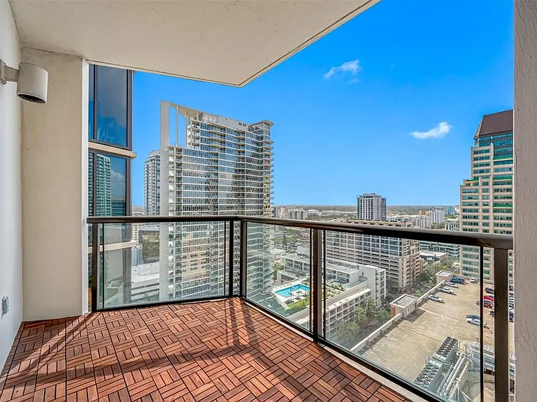 1 Beach Dr SE #2211 — Photo 19