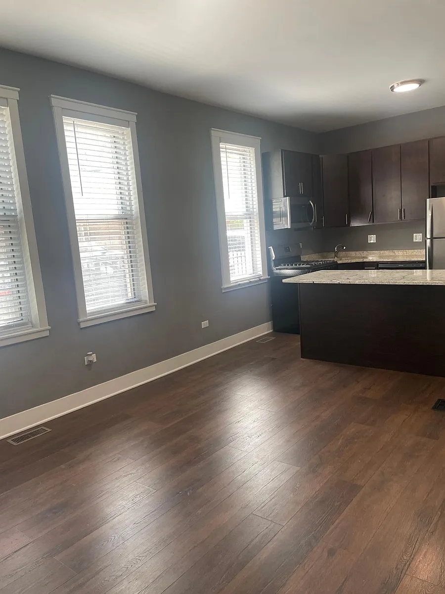 Building Photo - 1824 S Throop St #1F