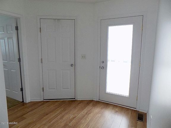 3rd image of 11826 Willow Wood N