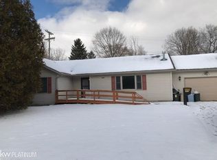 3928 N River Rd, Fort Gratiot, MI 48059
